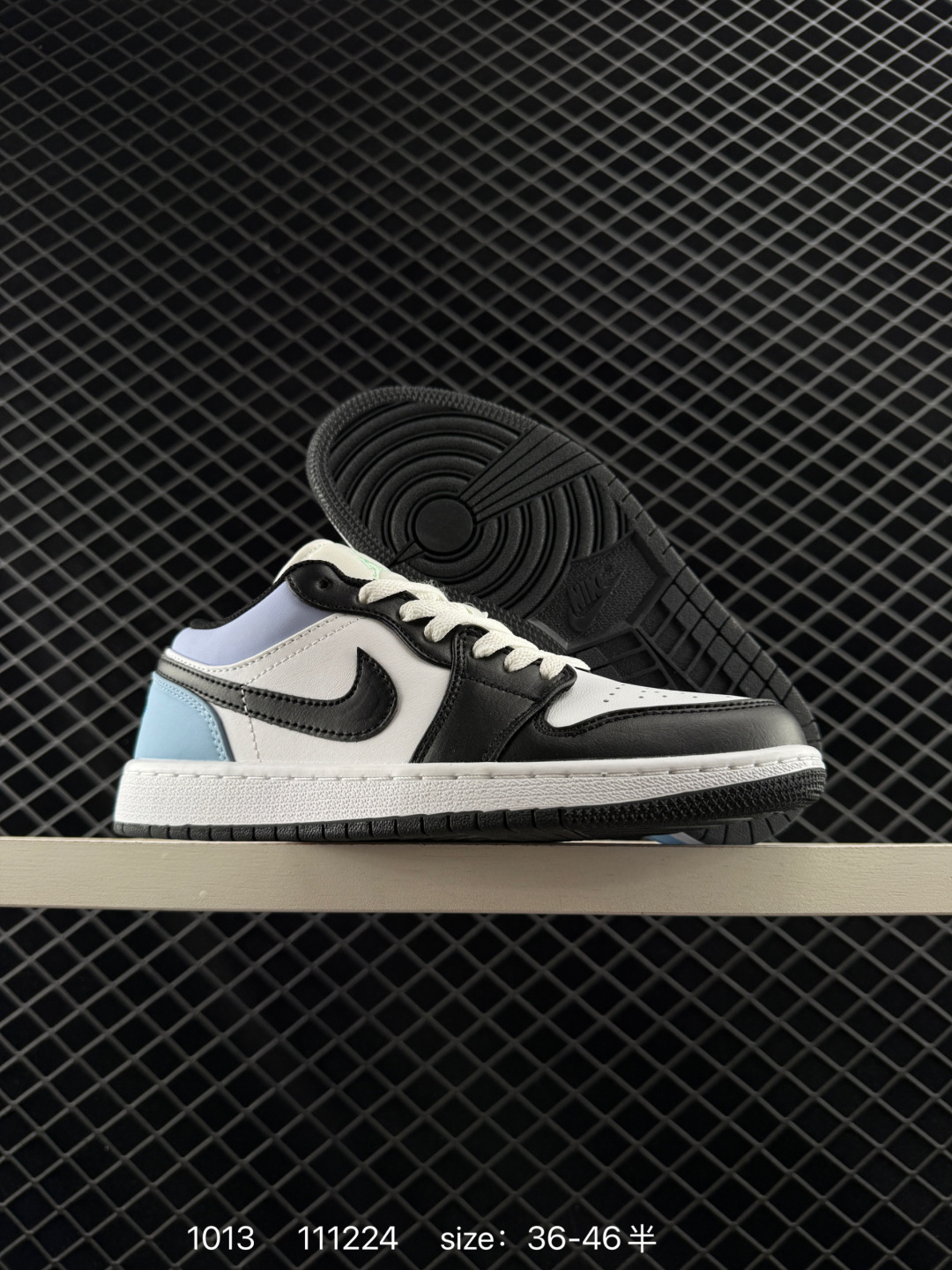 Nike Wmns Air Jordan 1 Low GS”Team Gold“